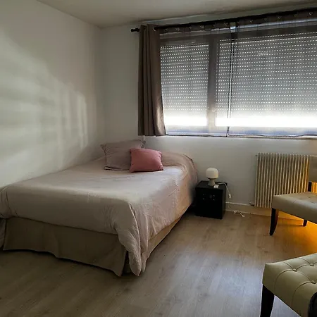 Apartment Avec Parking La Defense *